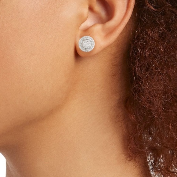 NEW EFFY Diamond Stud Earrings 0.09TCW - Picture 2 of 2